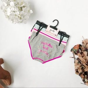 NWT Girls Itimates 4 piece Hipster Underwear